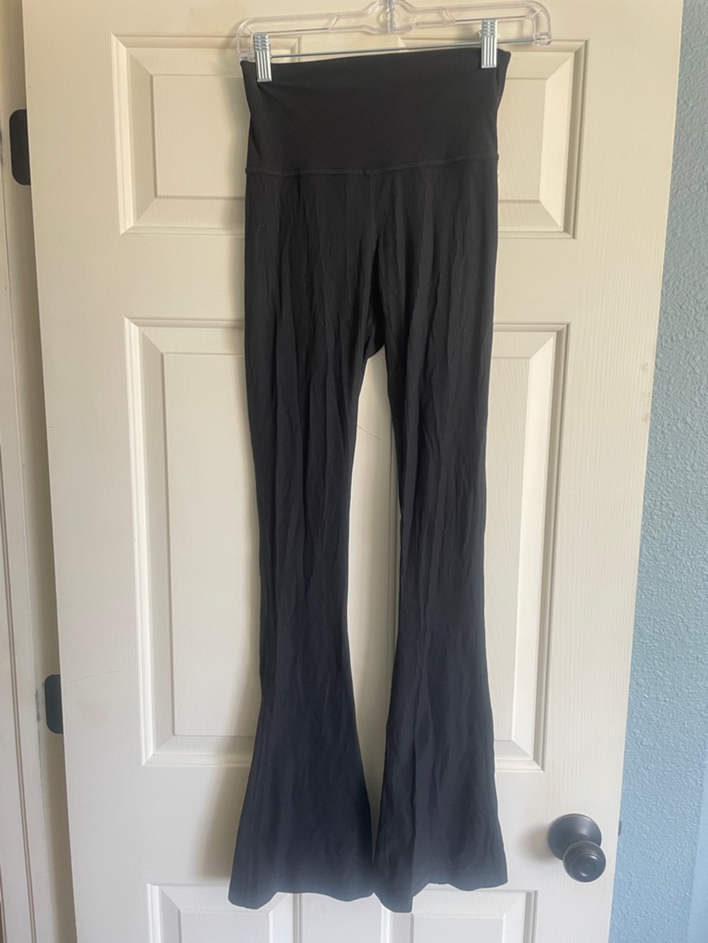 Lululemon size 4 flared leggings